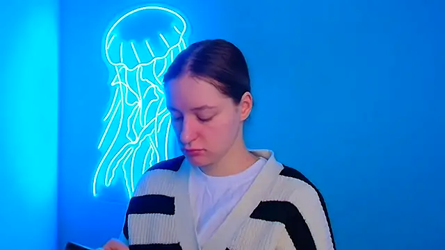 Snapshot of Fantasy_July chatting on March 12, 2025, 6:29 am Fantasy July online show from March 12, 2025, 6:29 am