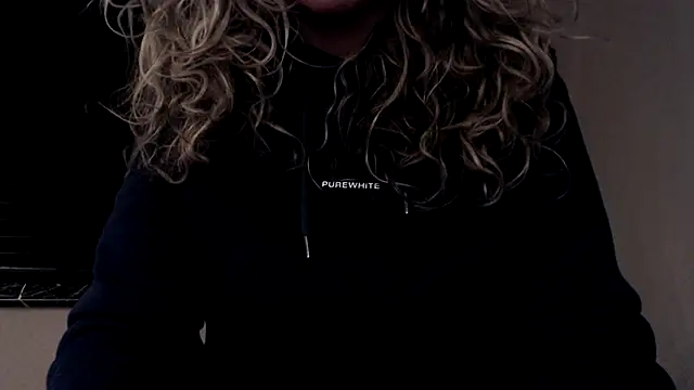 JenniLowen online show from February 10, 2025, 8:00 pm