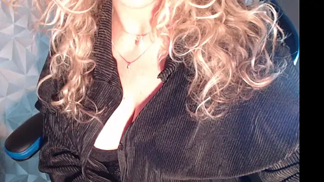 JenniLowen online show from March 13, 2025, 2:01 pm