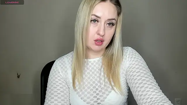 KennaJamess8 online show from January 25, 2025, 10:18 pm