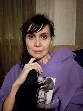 Francenia lolis online show from January 2, 2025, 6:01 pm