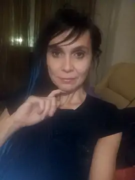 Francenia lolis online show from December 16, 2025, 6:35 pm