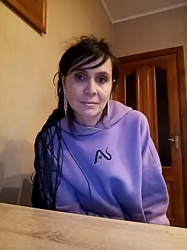 Francenia lolis online show from February 5, 2026, 2:54 pm