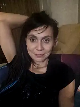 Francenia lolis online show from February 24, 2026, 9:13 pm