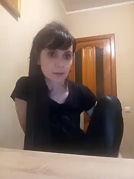 Francenia lolis online show from April 5, 2026, 7:55 pm