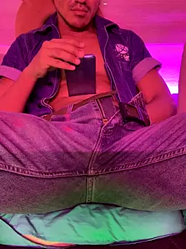 thesummerboy online show from December 3, 2024, 11:22 am