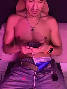 thesummerboy online show from December 6, 2024, 8:05 am