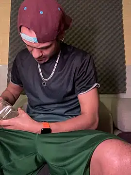 thesummerboy online show from March 21, 2025, 7:33 am