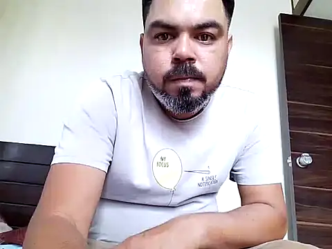 rags pussylicker online show from March 12, 2025, 6:40 am