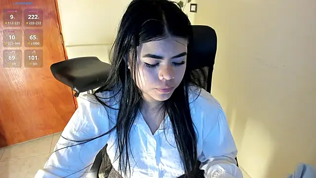 aitana-purple online show from October 17, 2025, 9:17 pm