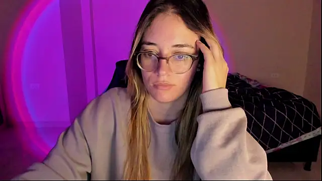 atenas 05  online show from November 11, 2025, 10:59 am