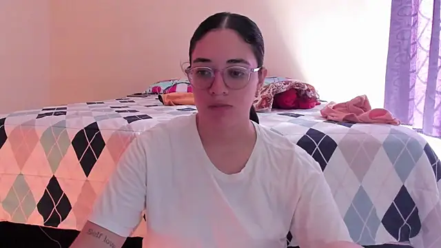 atenas 05  online show from May 31, 2026, 1:29 pm
