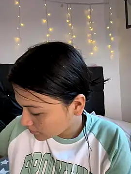 alisson carolina73 online show from November 22, 2025, 10:09 pm