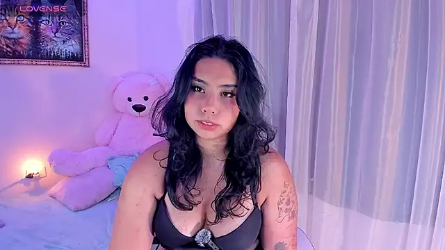 Snapshot of kiki_cavilll chatting on June 18, 2026, 12:00 am kiki cavilll online show from June 18, 2026, 12:00 am