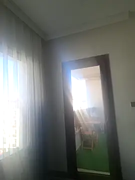 cansuozell online show from November 16, 2025, 11:27 am