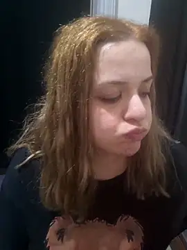 cansuozell online show from November 28, 2025, 6:10 pm