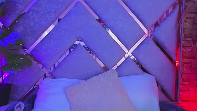 paulette dupont online show from March 28, 2026, 2:33 am