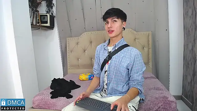 CataFox  online show from March 12, 2025, 1:36 am