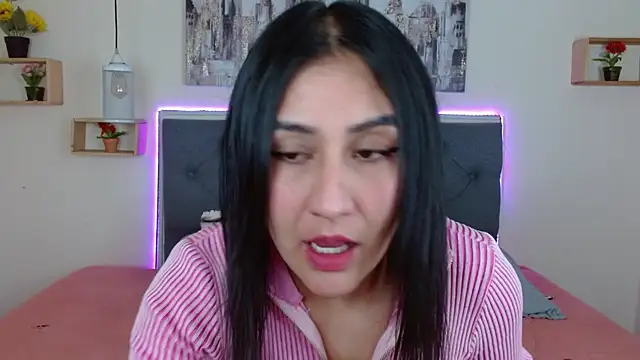 mia aira online show from November 15, 2025, 3:19 pm