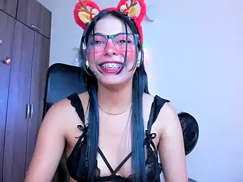 Snapshot of _ALLYSON18_ chatting on January 6, 2025, 2:36 pm ALLYSON18 online show from January 6, 2025, 2:36 pm