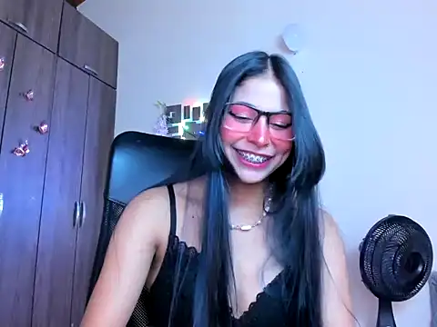 Snapshot of _ALLYSON18_ chatting on January 7, 2025, 11:26 am ALLYSON18 online show from January 7, 2025, 11:26 am
