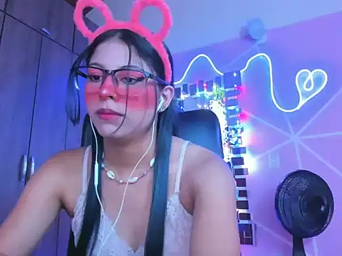 Snapshot of _ALLYSON18_ chatting on January 26, 2025, 11:17 am ALLYSON18 online show from January 26, 2025, 11:17 am