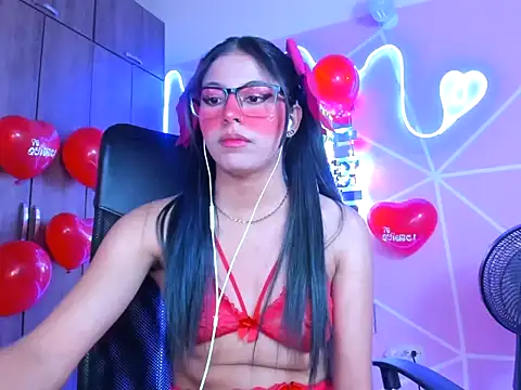 Snapshot of _ALLYSON18_ chatting on February 14, 2025, 2:33 pm ALLYSON18 online show from February 14, 2025, 2:33 pm