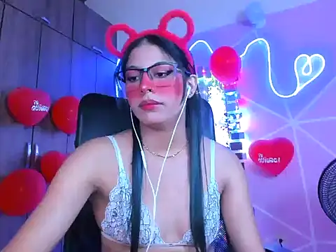Snapshot of _ALLYSON18_ chatting on February 17, 2025, 5:53 pm ALLYSON18 online show from February 17, 2025, 5:53 pm