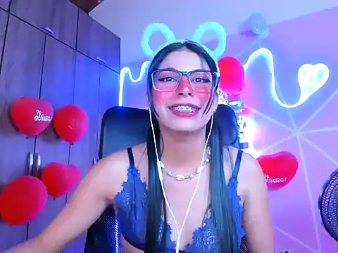 Snapshot of _ALLYSON18_ chatting on February 19, 2025, 5:38 pm ALLYSON18 online show from February 19, 2025, 5:38 pm