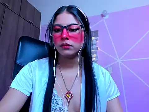  ALLYSON18  online show from December 15, 2025, 11:58 am