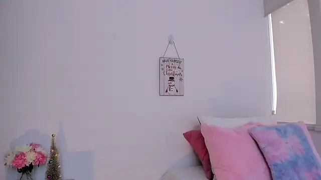 Snapshot of Brisa_blue chatting on December 27, 2024, 4:10 pm Brisa blue online show from December 27, 2024, 4:10 pm