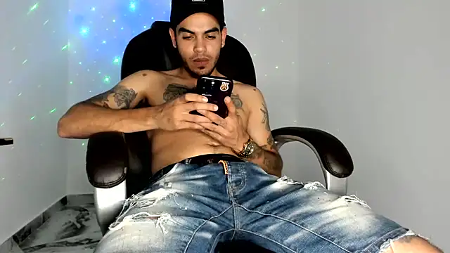 Snapshot of mikee_scooth chatting on June 11, 2026, 8:29 pm mikee scooth online show from June 11, 2026, 8:29 pm