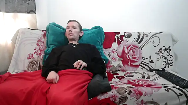 Sophia and Thomas online show from April 18, 2026, 3:05 pm