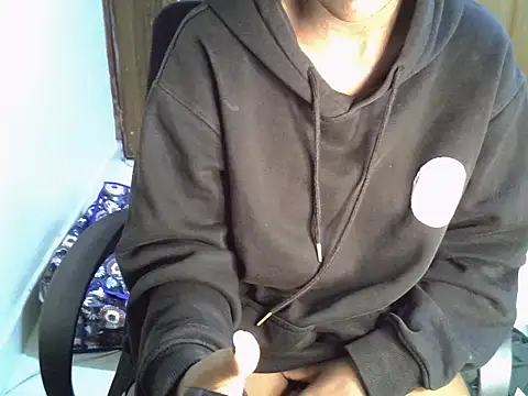 Caryyyl online show from March 9, 2026, 6:17 am