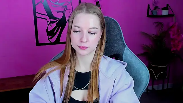 CuteMousee online show from December 15, 2024, 9:03 am