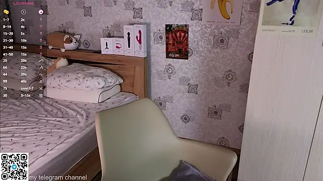 Snapshot of HalieCross chatting on December 2, 2024, 2:08 pm HalieCross online show from December 2, 2024, 2:08 pm