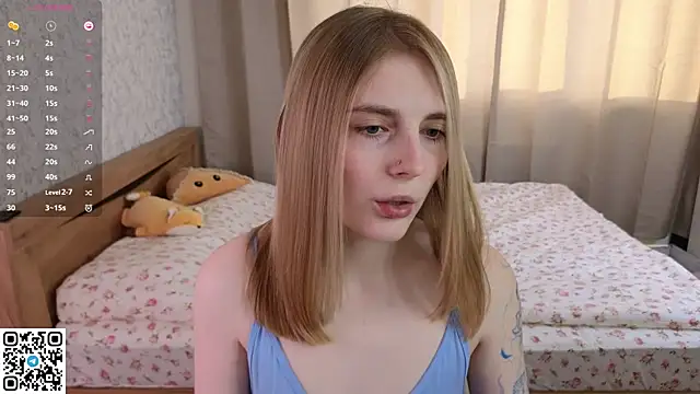 Snapshot of HalieCross chatting on January 9, 2025, 6:06 am HalieCross online show from January 9, 2025, 6:06 am