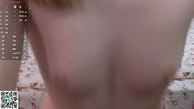 Snapshot of HalieCross chatting on January 9, 2025, 9:16 am HalieCross online show from January 9, 2025, 9:16 am