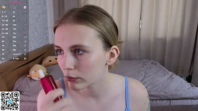 Snapshot of HalieCross chatting on January 27, 2025, 6:41 am HalieCross online show from January 27, 2025, 6:41 am