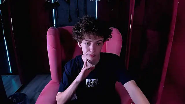 LukeSweet online show from February 22, 2026, 4:49 pm