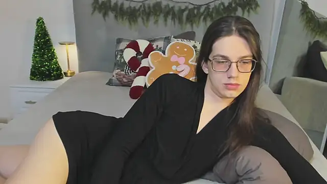 Alfreda Mills online show from December 18, 2025, 10:43 am