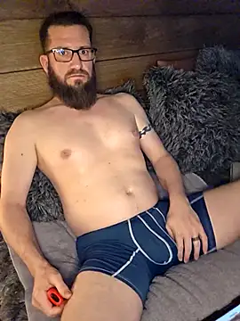 Icebearsticlese online show from March 12, 2026, 4:51 am