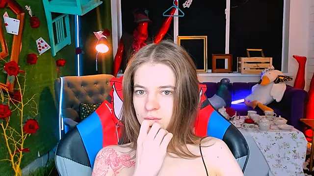 TinaDavil online show from March 20, 2025, 9:04 am