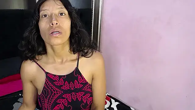 karolinee 66  online show from November 29, 2025, 8:12 pm