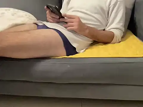 4small4inchlol online show from November 29, 2025, 2:53 pm