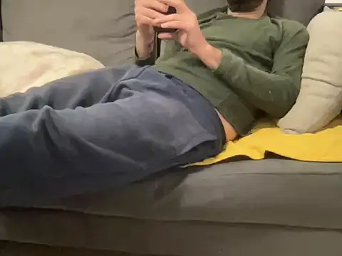 4small4inchlol online show from April 4, 2026, 1:48 am