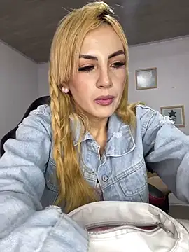 Snapshot of alicev_kitty chatting on February 27, 2025, 1:07 pm alicev kitty online show from February 27, 2025, 1:07 pm