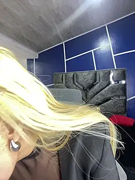 Snapshot of alicev_kitty chatting on March 12, 2025, 1:30 pm alicev kitty online show from March 12, 2025, 1:30 pm