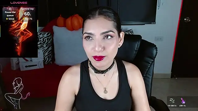 Carolaine69  online show from October 2, 2025, 1:29 pm