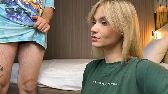 Adelovenick online show from September 23, 2025, 9:01 am